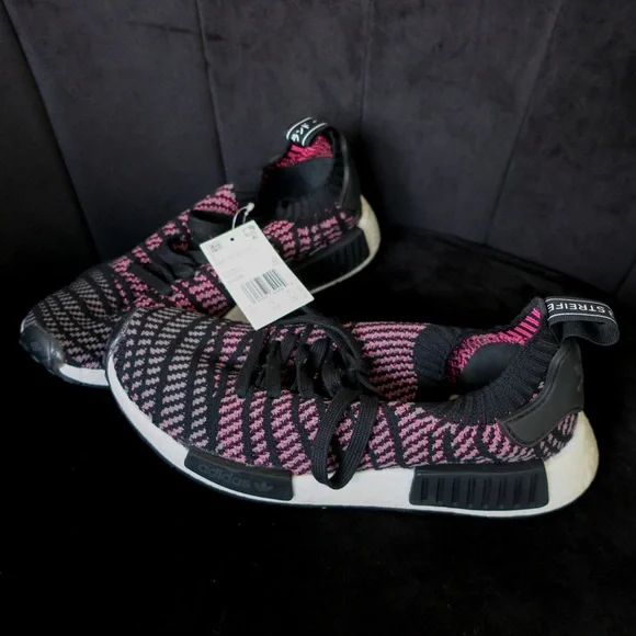 Adidas NMD R1 Women’s Size 7 - Black and Pink - Picture 4 of 7